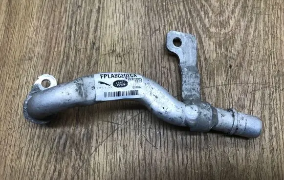 Land Rover Range Rover Sport L494 Engine coolant pipe/hose FPLA8C202CA