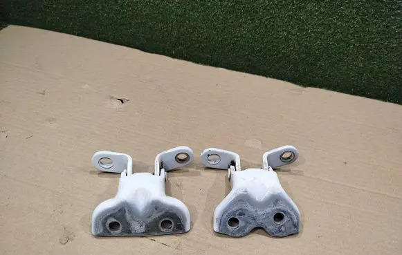 KIA Pro Cee'd III Front door upper hinge A046057