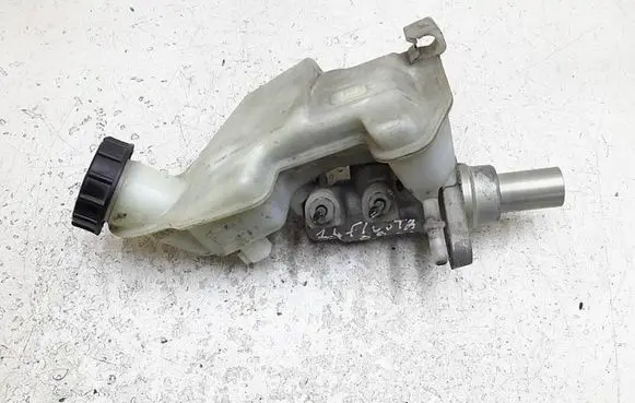 Master brake cylinder