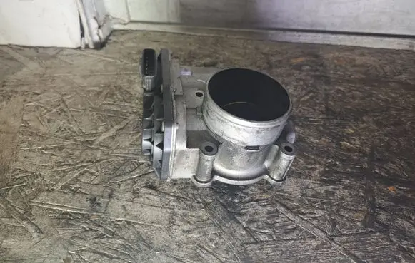 Subaru Outback Throttle valve 16112AA260 2M220052 00015