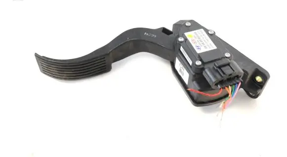 Hyundai Santa Fe Accelerator throttle pedal BCV0378A2B900