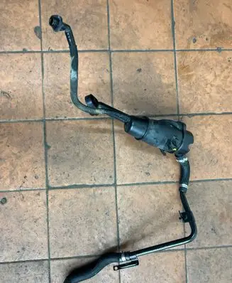 Opel Astra J Oil breather separator 55575980