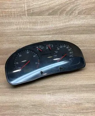 Volkswagen PASSAT B5 Speedometer (instrument cluster) 3B1919880C 110008920