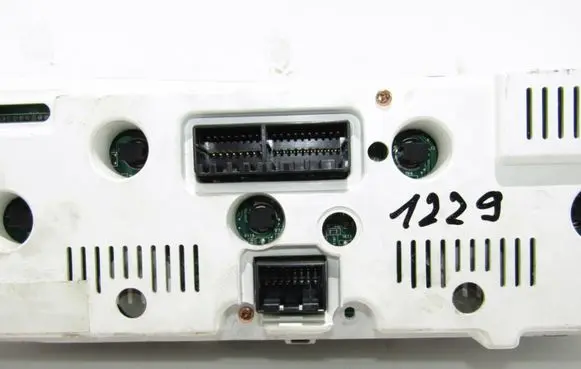 SsangYong Rodius Speedometer (instrument cluster) 8020021100