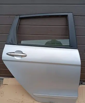 Honda FR-V Rear door