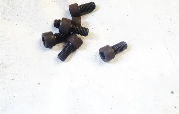 Audi A4 S4 B5 8D Nuts/bolts 