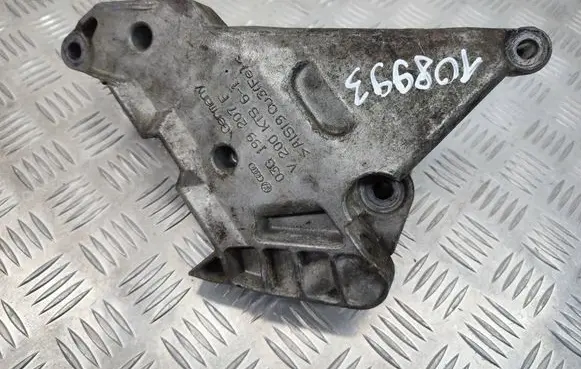 Volkswagen Touran I Engine mounting bracket 03G199207F
