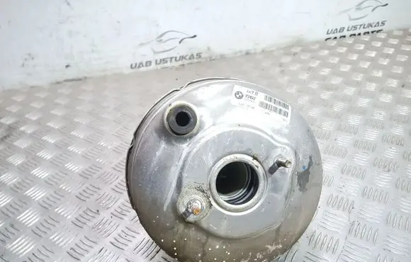 BMW 5 E60 E61 Brake booster 32480745