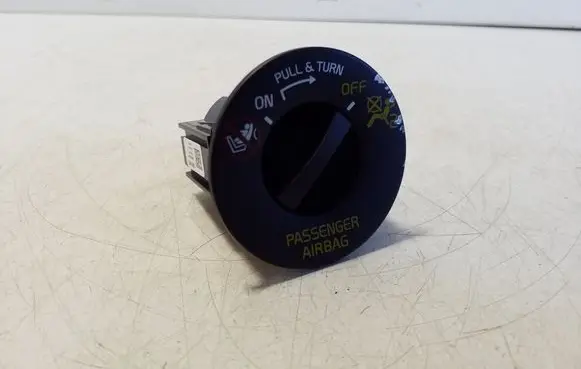 Passenger airbag on/off switch