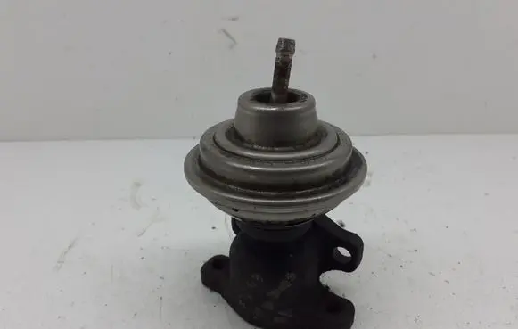 Volkswagen Sharan EGR valve 028131501E