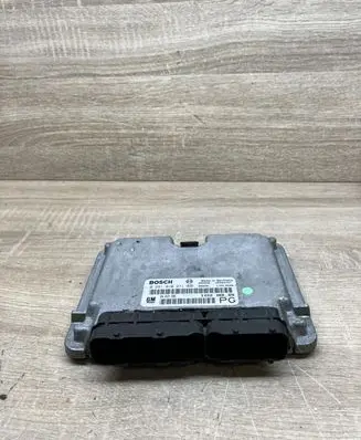 Opel Vectra B Engine control unit/module 24417196 0281010271