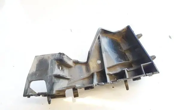 Front bumper mounting bracket