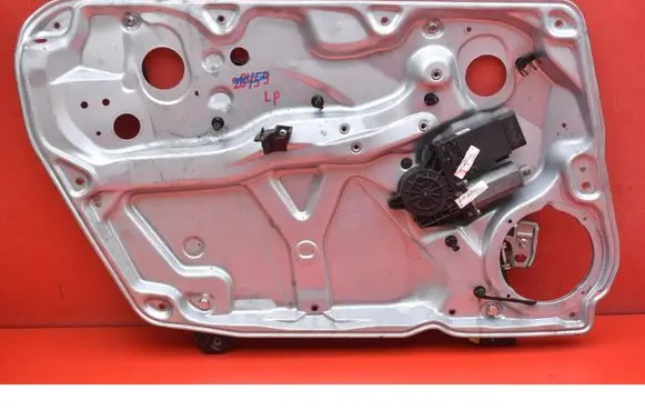 Volkswagen PASSAT B5 Front door window regulator with motor