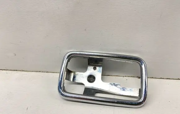 Mercedes-Benz COMPAKT W115 Front door handle cover 1087660511