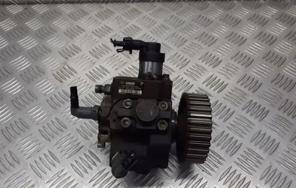 Ford Focus Fuel injection high pressure pump 0445010102