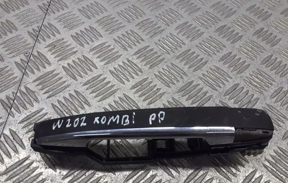 Mercedes-Benz C W202 Front door exterior handle/bracket 