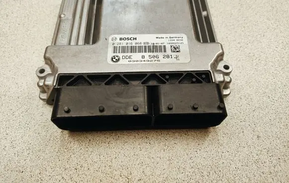 BMW 1 E81 E87 Engine control unit/module 8506281 0281016068 030349275