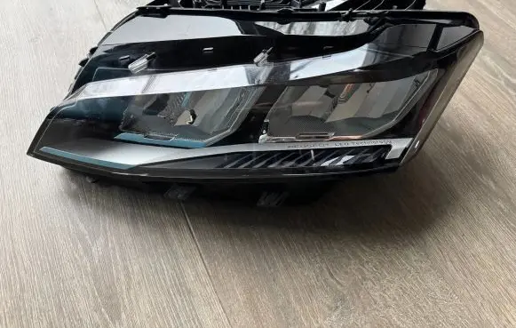 Peugeot 308 Headlight/headlamp 9849116680