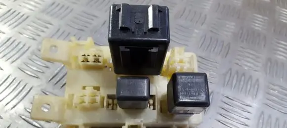 Mitsubishi Space Wagon Fuse box set 6891YA1