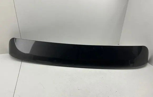 Tailgate/trunk spoiler