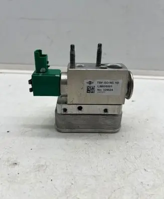 Renault Captur II Air conditioning (A/C) expansion valve 295E35353R N052003 1241001205