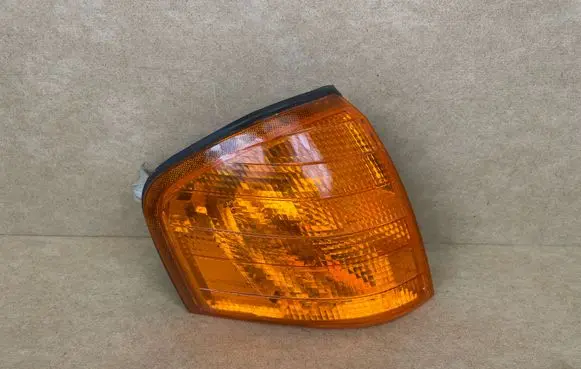 Mercedes-Benz C W202 Front indicator light 2028260643