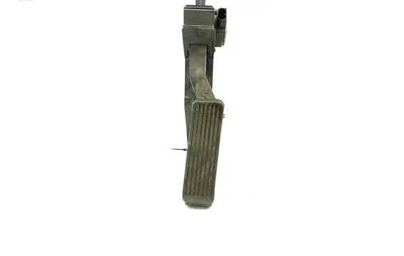 Mercedes-Benz E W211 Accelerator throttle pedal A2113000504
