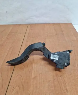 Audi A4 S4 B7 8E 8H Accelerator throttle pedal 8E1721523B 6PV00837601