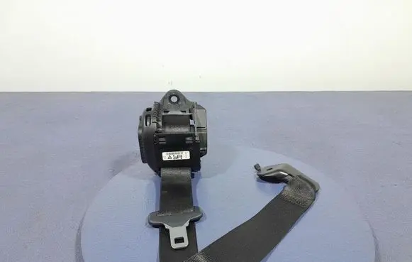 BMW X6 F16 Front seatbelt 