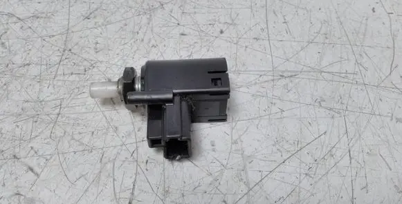 Clutch pedal sensor