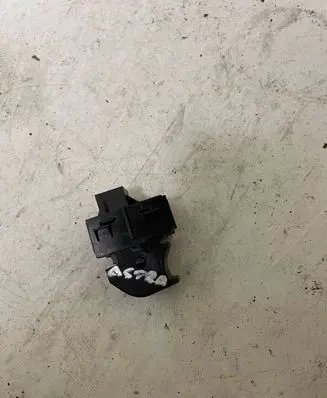 Opel Astra J Hand parking brake switch 13271123