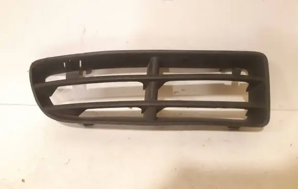Volkswagen Bora Front bumper lower grill 1J5853666B