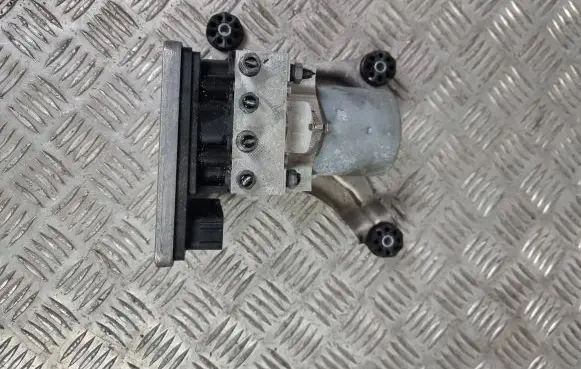 BMW 5 G30 G31 ABS Pump 6892278
