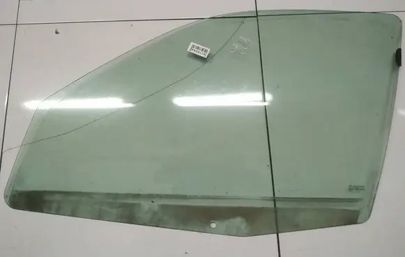 Renault Thalia I Front door window glass four-door as2