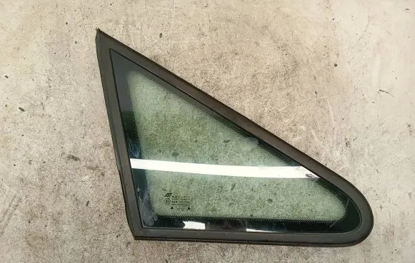 Seat Alhambra (Mk1) Front triangle window/glass 43R001100 DOT249AS2M24