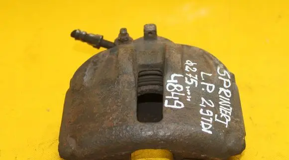 Mercedes-Benz Sprinter W901 W902 W903 W904 Front brake caliper