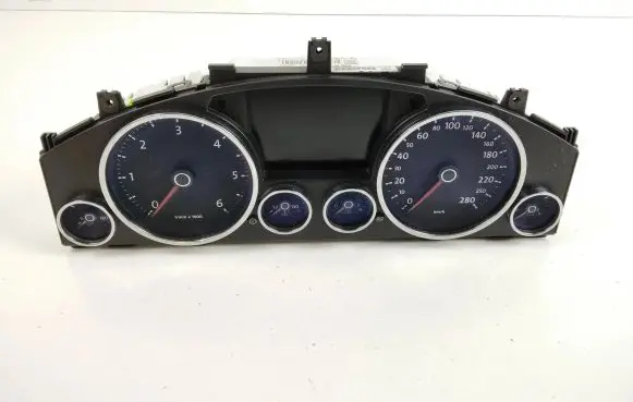 Volkswagen Touareg I Speedometer (instrument cluster) 7L6920890K 0263671314