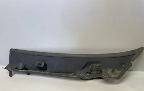 Peugeot Boxer Wiper trim 1306178070