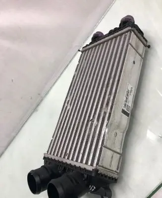 Citroen C4 III e-C4 Intercooler radiator 9824742280