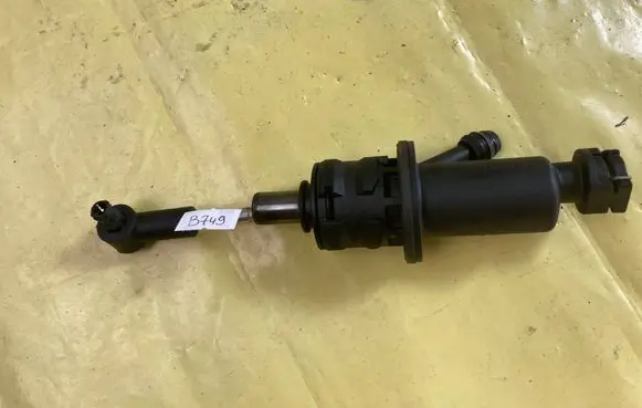 Mercedes-Benz B W245 Clutch master cylinder A1692900412