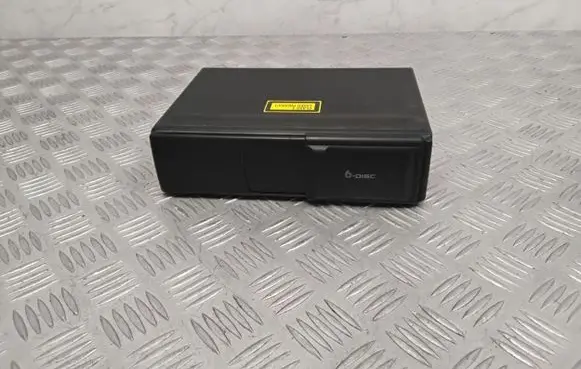 Volkswagen Touareg I CD/DVD changer 1J6035111