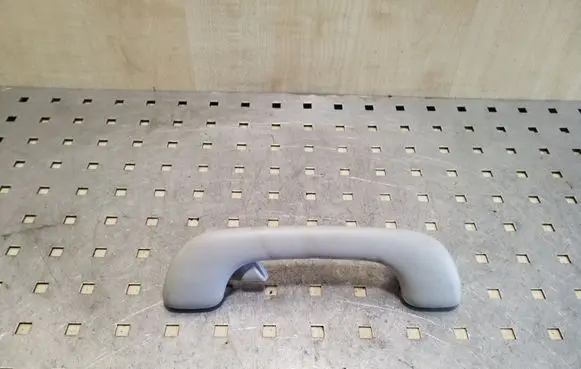 Nissan Qashqai+2 Rear interior roof grab handle 8200003209