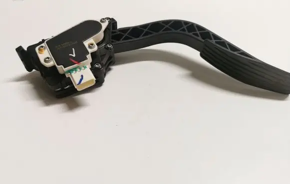 Buick Encore I Accelerator throttle pedal 96892406