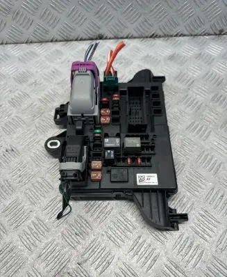Opel Insignia A Fuse module 13485569 20454135815