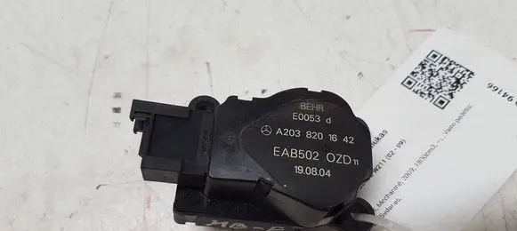 Mercedes-Benz E W211 Air flap motor/actuator A2038201642