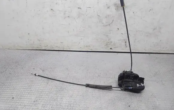 Nissan Note (E11) Rear door lock