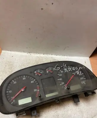 Volkswagen Golf IV Speedometer (instrument cluster) 1J0920805F 110080076006