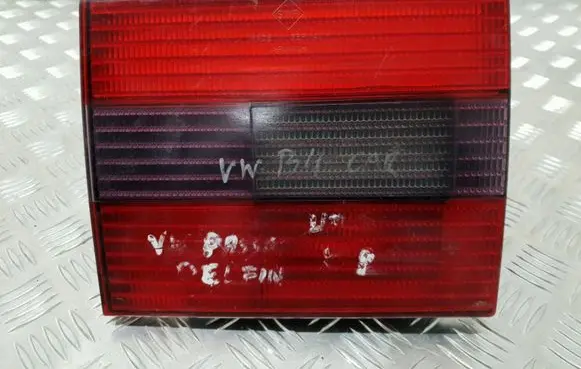 Volkswagen PASSAT B4 Tailgate rear/tail lights 3A9945259