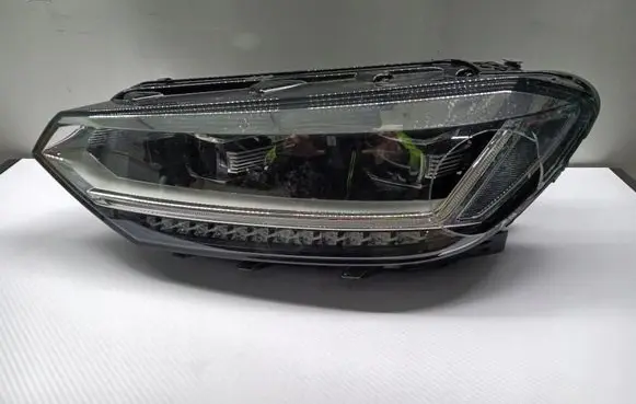 Volkswagen Touran III Headlight/headlamp 5TB941081A