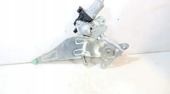 Suzuki SX4 Rear window lifting mechanism without motor